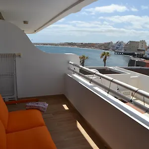 Sobre El Mar En Edificio Magallanes Apartamento